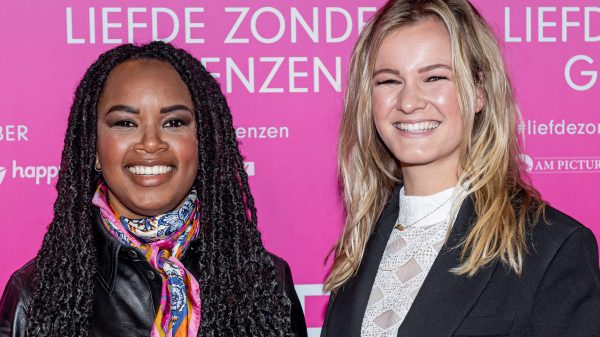 Shary-An deelt foto van zwangere buik: 'Samen met jullie wil ik groeien'