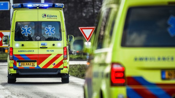33-jarige man overlijdt nadat ambulancepersoneel hem in orde bevindt