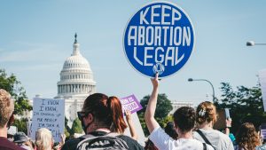 Thumbnail voor Gouverneur Oklahoma ondertekent strengste abortuswet van VS