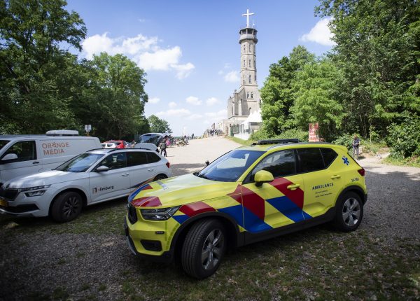 Karretje Sprookjesbos Valkenburg afgebroken: drie gewonden