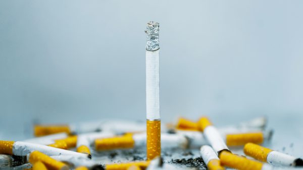 Sigaretten mogelijk duurder, kabinet overweegt prijsverhoging