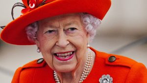 Thumbnail voor Vliegtuig Queen Elizabeth breekt landing af vanwege bliksem