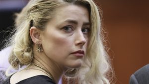Thumbnail voor Actrice Amber Heard 'gebroken' na juryoordeel in smaadzaak Depp