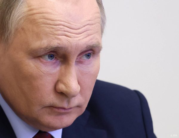 Newsweek: 'Poetin ontsnapt aan aanslag en behandeld voor kanker'