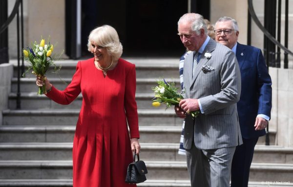 BBC zendt aflevering 'Eastenders' met Charles en Camilla uit