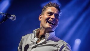 Thumbnail voor Douwe Bob heeft weer relatie met moeder van derde kindje: 'Als het aan mij ligt, wel'