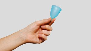 Thumbnail voor Menstruatiecup samen met spiraal: te weinig vrouwen kennen de risico's