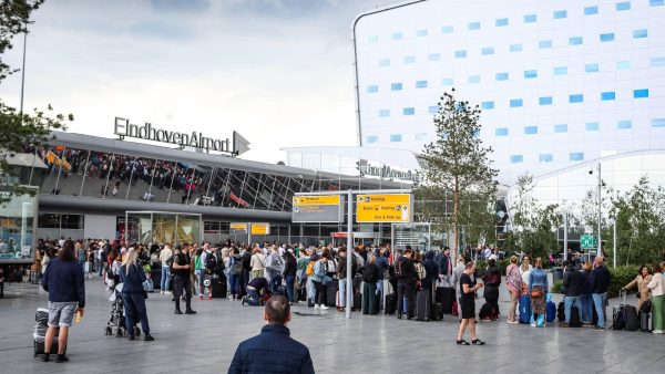 Ook Nederlanders vast in buitenland door situatie Eindhoven Airport