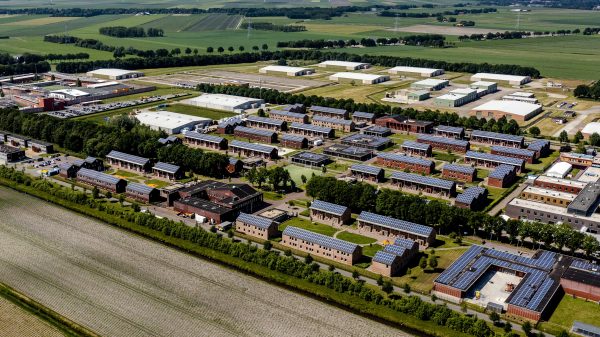 Rode Kruis plaatst tenten voor 40 mensen op terrein Ter Apel