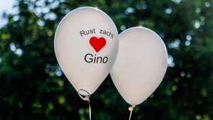 Thumbnail voor Gino (9) in besloten kring begraven: 'Mooi, maar ook verdrietig'