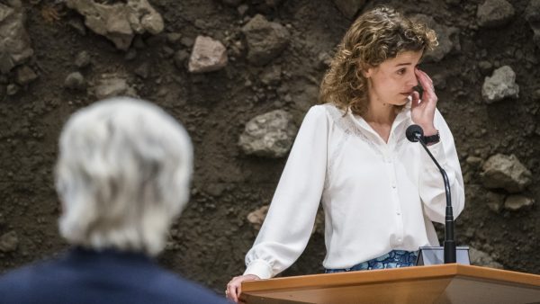 Sophie Hermans geëmotioneerd over 'tassendrager'-opmerking van Geert Wilders
