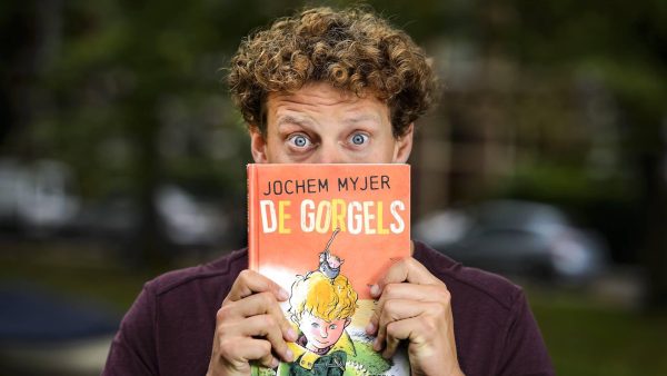 Jochem Myjer kondigt laatste 'Gorgels'-boek aan (en onthult wanneer die verschijnt)