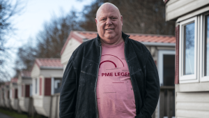 Thumbnail voor Peter Gillis is nepnieuws over hem en zijn familie he-le-maal zat