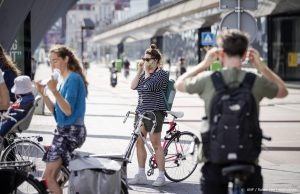 Thumbnail voor Weekend met smog, hitte en Saharastof: 'Blijf binnen als je er gevoelig voor bent'