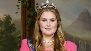 Thumbnail voor Prinses op 't bruine paard: Amalia oefent route voor Prinsjesdag