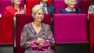 Thumbnail voor Prinses Laurentien trots op zoon Claus-Casimir na afronden kostschool: 'Hij heeft mooie plannen'