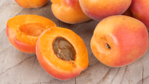 Thumbnail voor Hierom mag je écht geen abrikozenpitten eten