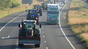 Thumbnail voor File door boerenprotest: A12 bij Den Haag uit voorzorg afgesloten