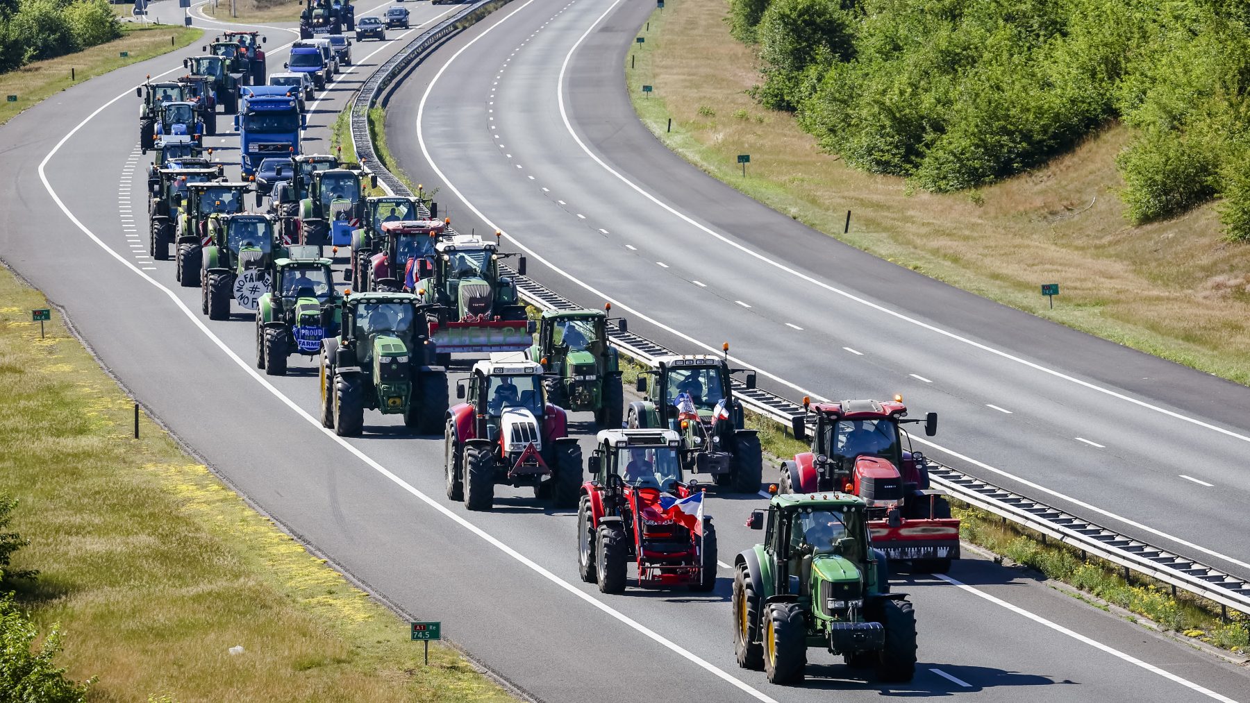 Gespannen debat over stikstofplannen na massaal boerenprotest