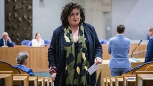 Caroline Van der Plas onder vuur om kritiek op wetenschappers: 'Gaat een grens over'
