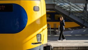 Thumbnail voor Opnieuw minder treinen door personeelstekort NS