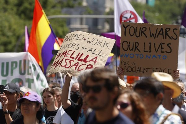 Duizenden mensen demonstreren in Madrid tegen NAVO-top