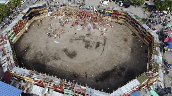 Doden en gewonden na instorten tribune bij stierengevecht in Colombia