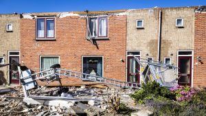 Thumbnail voor Ongeveer 150 huizen zwaar beschadigd na windhoos in Zierikzee