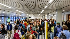 Thumbnail voor Piloten willen bijspringen in beveiliging Schiphol: 'Hebben de juiste papieren'