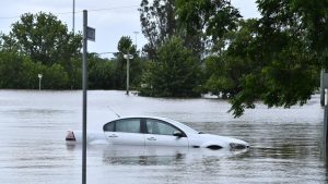 Thumbnail voor Duizenden geëvacueerd in Sydney vanwege dreigende overstromingen