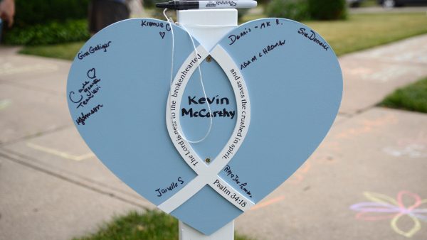 Aiden (2) verloor ouders tijdens 4-juliparade: 'Ze waren gek van hun kind'