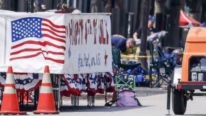 Thumbnail voor Schutter onafhankelijkheidsdag bekent schuld, overwoog tweede aanslag