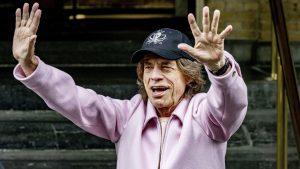 Thumbnail voor Rolling Stones-fan Cor kan toch naar concert in Amsterdam, en moet dus wéér die 'kuttrappen' op
