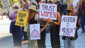 Thumbnail voor Europees Parlement wil dat abortus als grondrecht wordt erkend