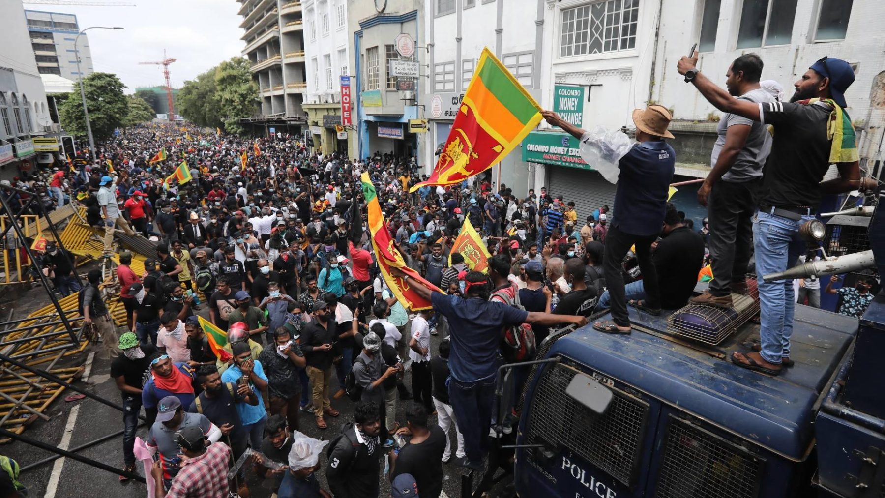 Boze demonstranten bestormen presidentieel paleis Sri Lanka