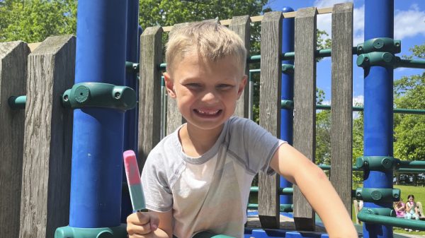 Cooper (8) raakte verlamd door aanslag 4 juli-parade, vrienden zamelen miljoen euro in