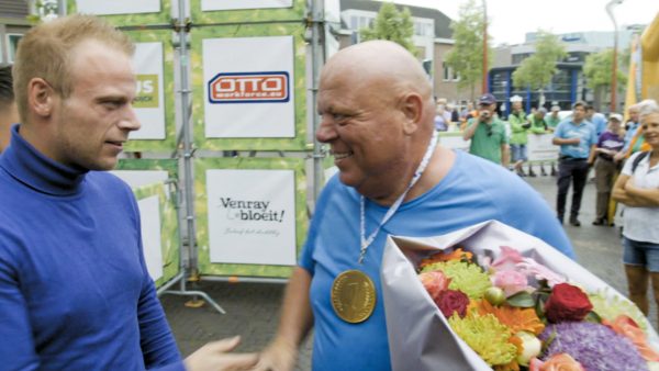 Peter Gillis loopt loodzware 5 kilometer in laatste 'Massa is Kassa': 'Ik heb zuurstof nodig'