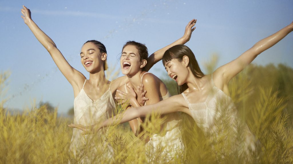 Schitterende zonnestralen in een flacon: zo ruikt deze lekkere nieuwe geur