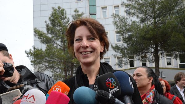 Journalist Fréderike Geerdink meegenomen door politie in Noord-Irak