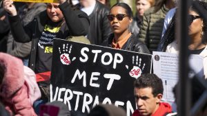 Thumbnail voor Groep toeslagenouders moet langer op compensatie wachten: 'Belastingdienst heeft handen vol'