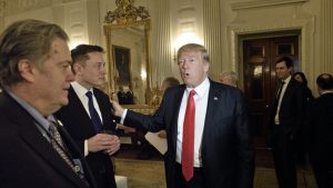 Thumbnail voor Donald Trump en Elon Musk hebben een #fittie: 'Je bent te oud om de baas van wat dan ook te zijn'