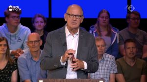 Thumbnail voor 'De Slimste Mens'-kijkers hebben gemengde gevoelens over oude bekende: 'Hoe doet hij het?'