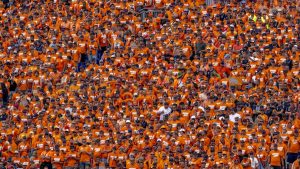 Thumbnail voor Circuit Zandvoort denkt aan extra maatregelen om wangedrag van fans te voorkomen