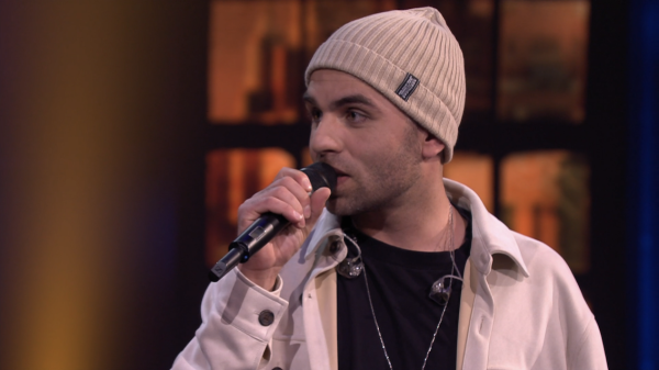 Hansen Thomas blaast Tino Martin én het Nederlandse publiek weg met zijn nummer in 'I Want Your Song'
