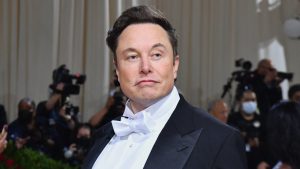 Thumbnail voor Elon Musk wil rechtszaak over Twitter-overname uitstellen