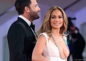Thumbnail voor 'Jennifer Lopez en Ben Affleck getrouwd in Las Vegas': 'Liefde is mooi'