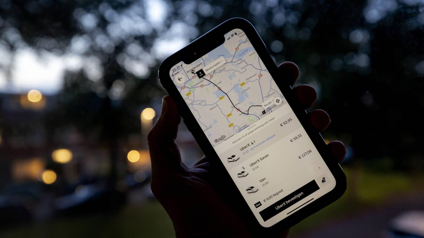 Uber verliest kort geding, moet zich blijven houden aan taxi-cao