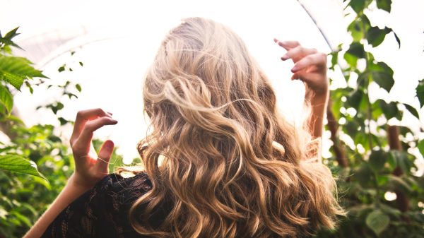 Nylon Vaag pantoffel Krullen zonder krultang: zo creëer je een hippe 'heatless curls' coupe -  LINDA.nl