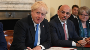 Thumbnail voor Sunak en Mordaunt in nek-aan-nekrace om Boris Johnson op te volgen