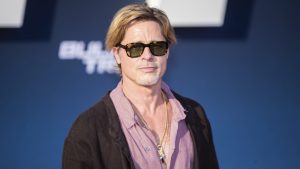 Thumbnail voor Brad Pitt verschijnt in een rok op de rode loper (en ja, dat wil je zien)